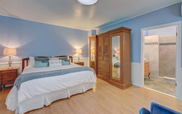 photo 4 of Carlisle Garden Suites
