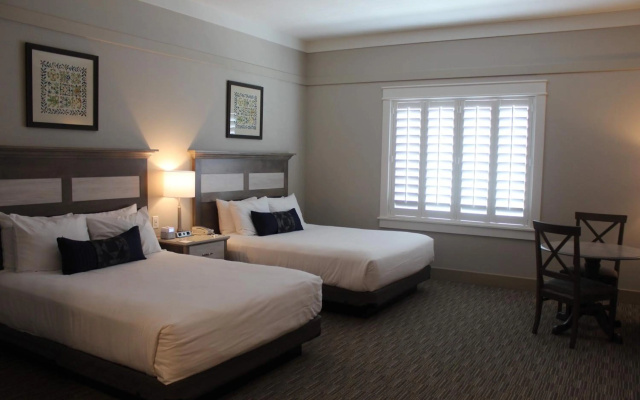 photo 4 of Carlisle Inn