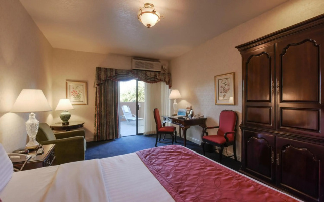 photo 3 of Carlyle Hotel