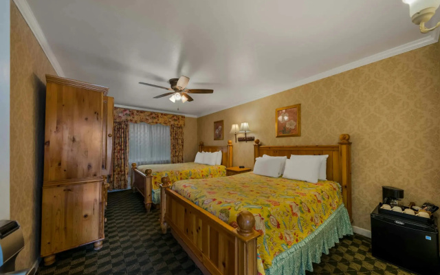 photo 2 of Carmel Inn And Suites