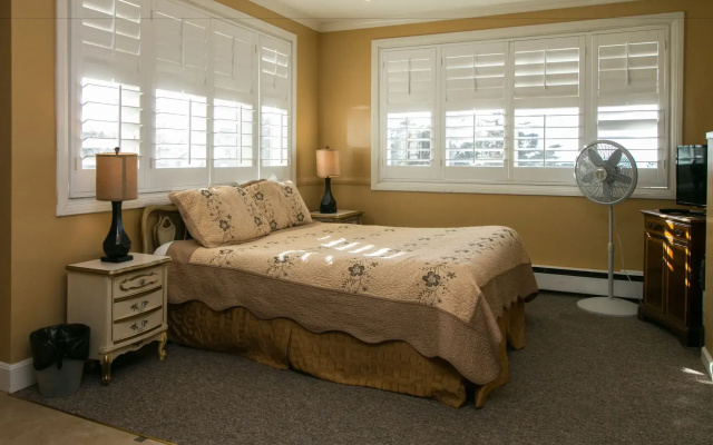 photo 4 of Carmel Wayfarer Inn