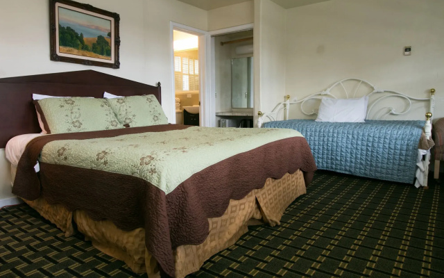 photo 5 of Carmel Wayfarer Inn