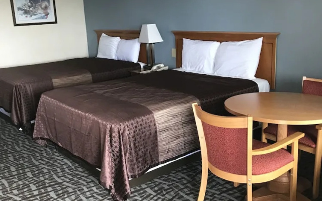 photo 3 of Carolina Inn & Suites at Lake Norman
