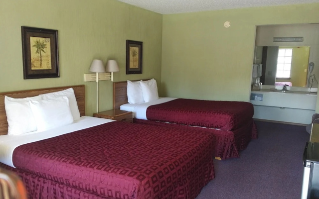 photo 3 of Carolyn's Ozark Swiss Inn