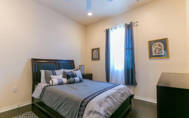 photo 5 of Carondelet Street Modern Suites