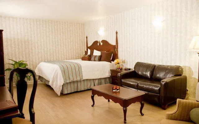 photo 4 of Carousel Inn & Suites