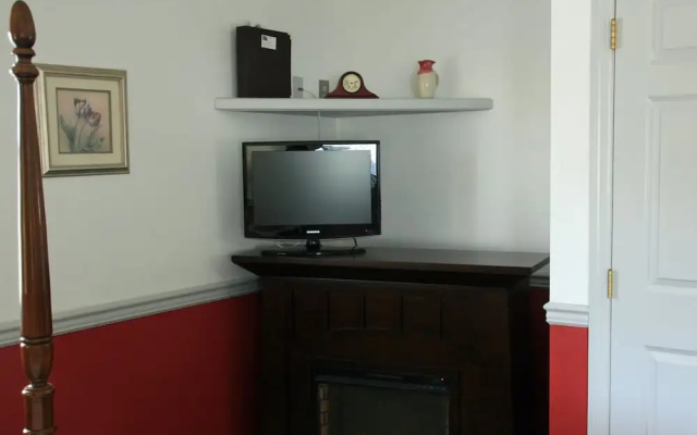 photo 3 of Carriage Corner Bed & Breakfast