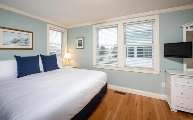 photo 2 of Carriage House at One Long Beach