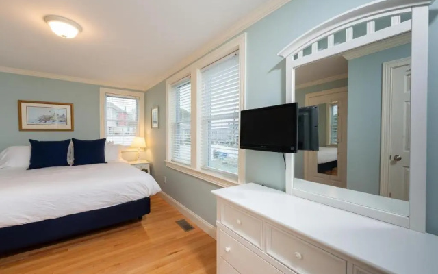 photo 3 of Carriage House at One Long Beach