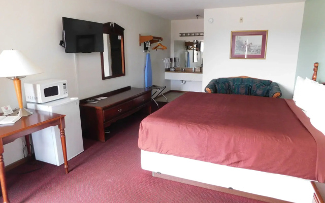 photo 3 of Carriage House Inn