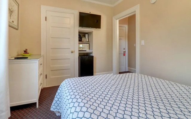 photo 5 of Carriage House Motel Cottages & Suites
