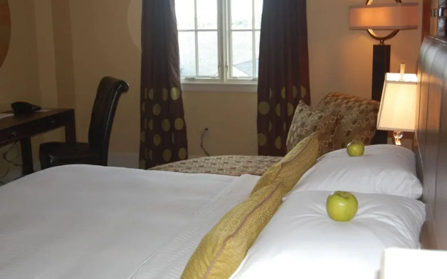 photo 3 of Carriage House Hotel