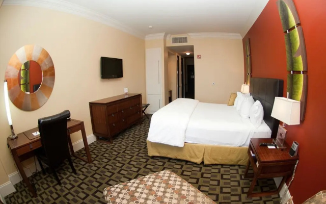 photo 4 of Carriage House Hotel