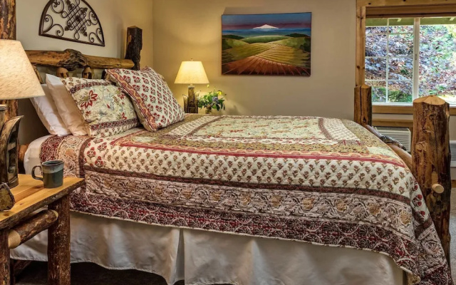 photo 5 of Carson Ridge Luxury Cabins