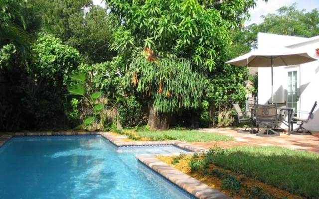 photo 5 of Casa Blanca - 3bd2ba - Private Pool & Parking