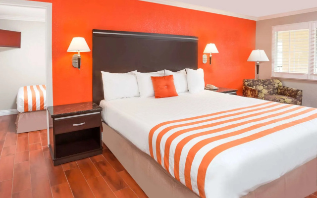 photo 5 of Casa Blanca Hotel - Orange