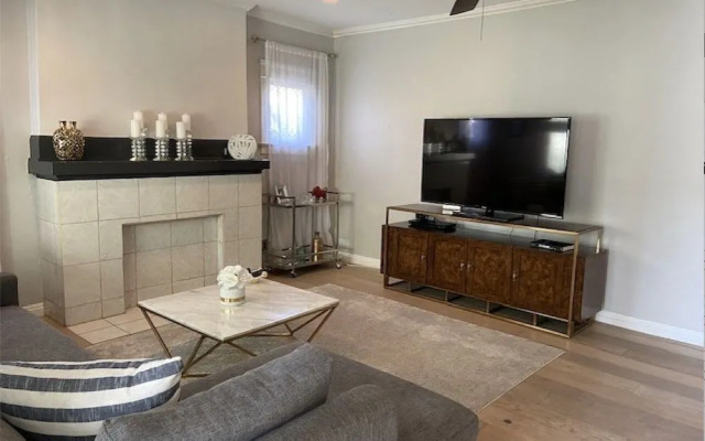 photo 3 of Casa Blanca Lux Beach House Santa Monica