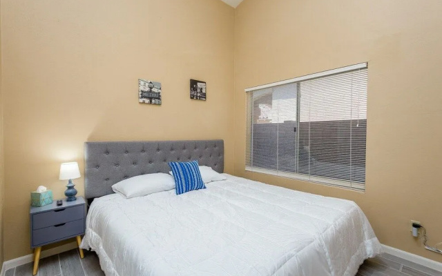 photo 3 of Casa Caliente 3 Bedroom Home by Redawning