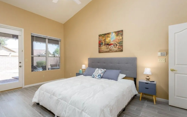 photo 5 of Casa Caliente 3 Bedroom Home by Redawning