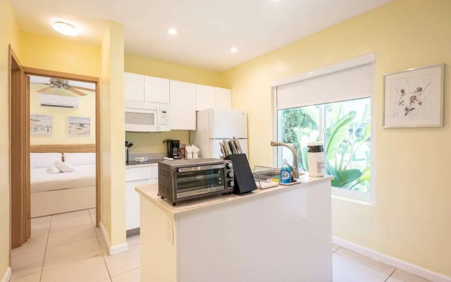 photo 2 of Casa Del Mar Boutique Apartments