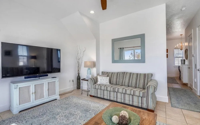 photo 2 of Casa Del Mar by Book That Condo