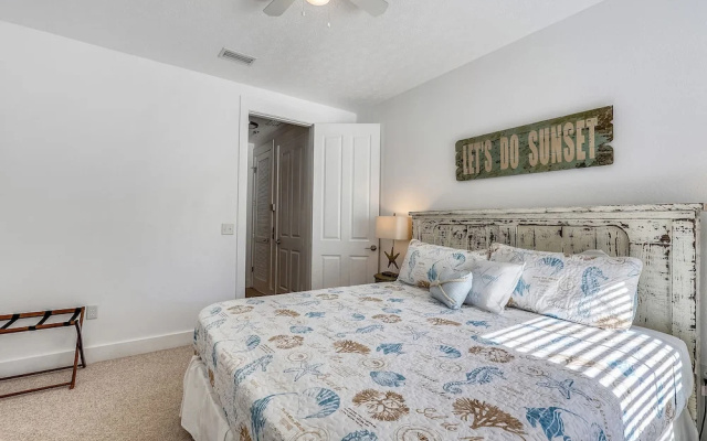 photo 4 of Casa Del Mar by Book That Condo