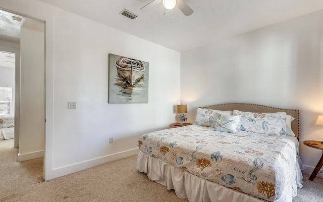 photo 5 of Casa Del Mar by Book That Condo