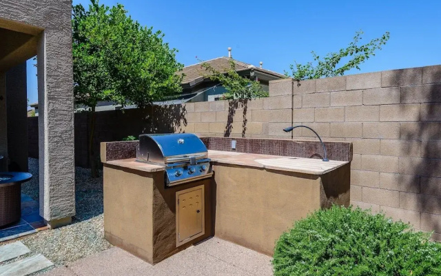 photo 2 of Casa Hermosa 4 Bedroom Home by Redawning