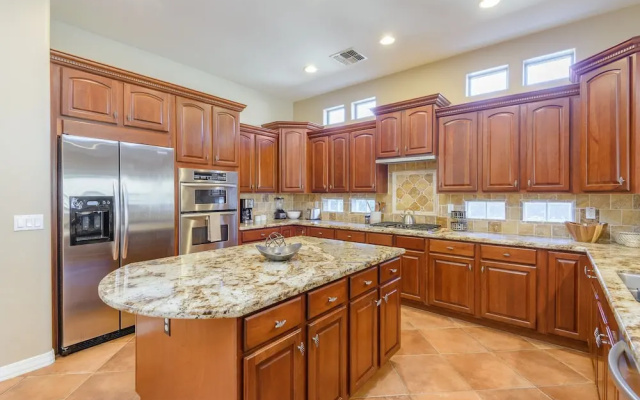 photo 4 of Casa Hermosa 4 Bedroom Home by Redawning