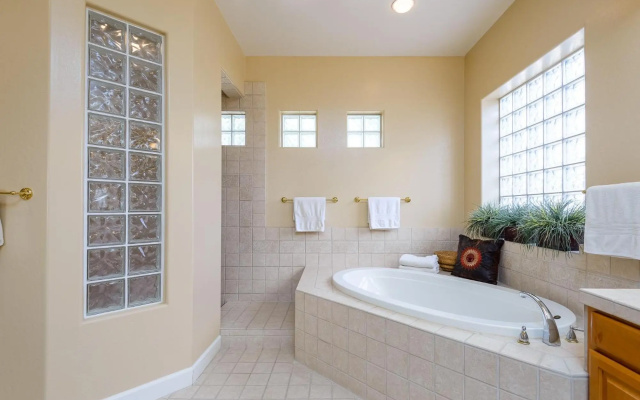 photo 5 of Casa Highland 3 Bedroom Home by Redawning