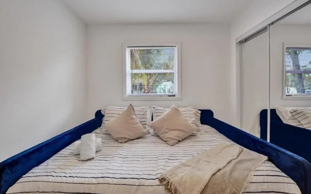 photo 4 of Casa Lago 3 Bedroom Home by Redawning