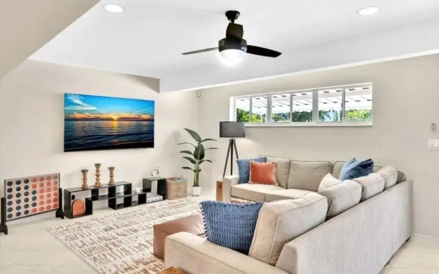 photo 2 of Casa Maya 3br Home With Pool In Hollywood Hills 3 Bedroom Home by RedAwning