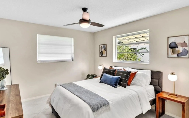 photo 3 of Casa Maya 3br Home With Pool In Hollywood Hills 3 Bedroom Home by RedAwning