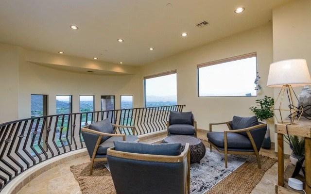 photo 2 of Casa Sunridge 5 Bedroom Home by Redawning