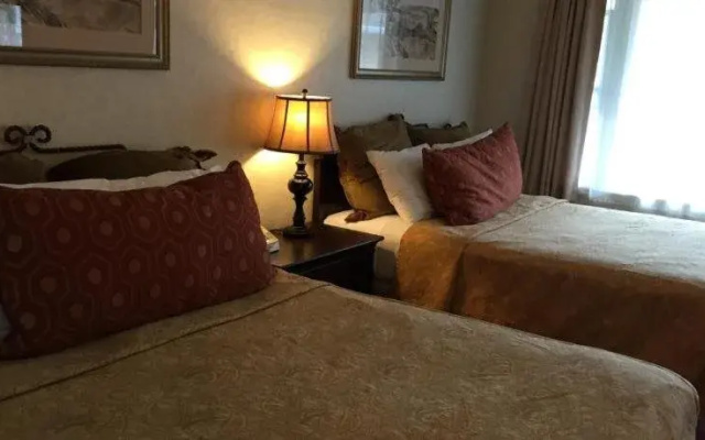 photo 2 of Casa Verde Inn