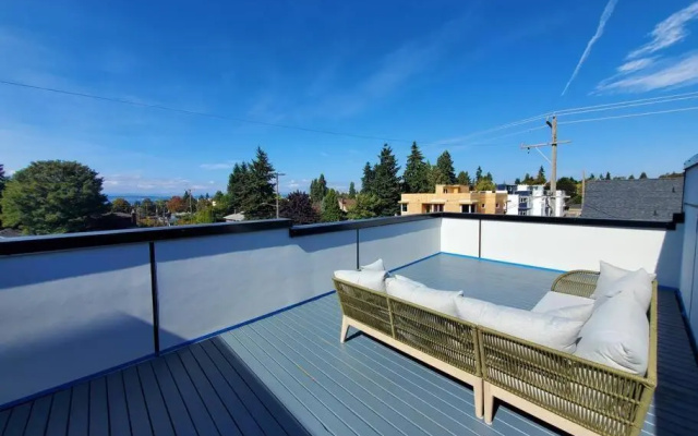 photo 3 of Casper King Bed w/Private office & Rooftop Deck