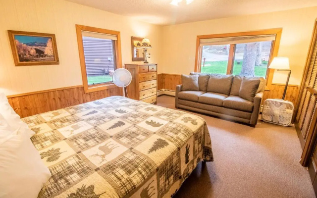 photo 3 of Castle Mountain Lodge