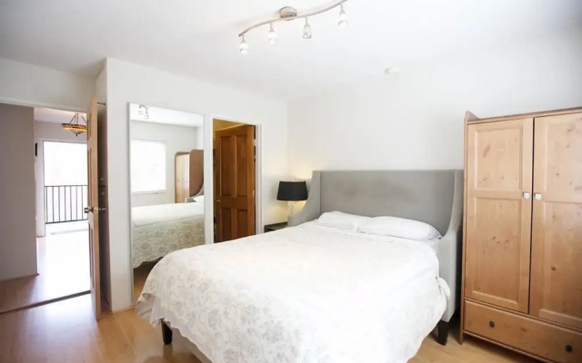 photo 2 of Castro Central Apartment