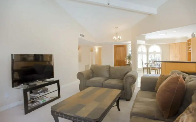 photo 5 of Catalina - 2 Bedroom Home - Scottsdale