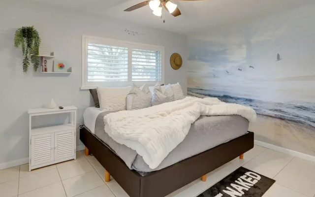 photo 4 of Cocoa Beach Condo: Snowbird & Remote Work Friendly