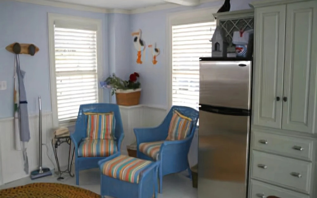 photo 4 of Catbird Seat - Two Bedroom Home