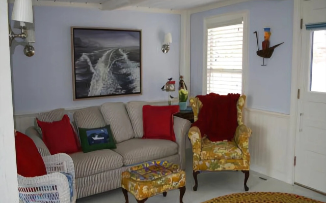 photo 5 of Catbird Seat - Two Bedroom Home