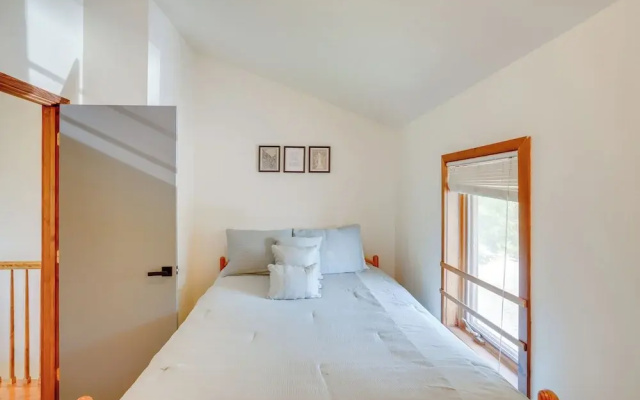 photo 2 of Catskills Townhome ~ 2 Mi to Windham Mountain Club