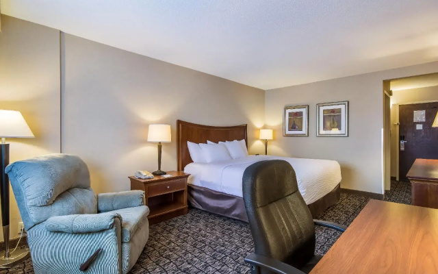 photo 4 of Cayuga Blu Hotel