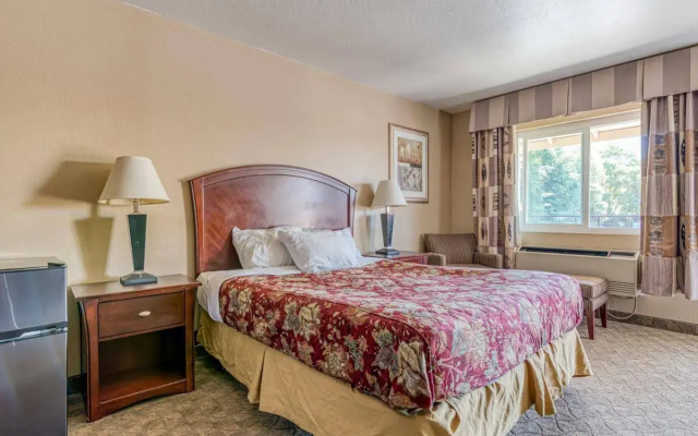 photo 5 of OYO Hotel Medford North OR