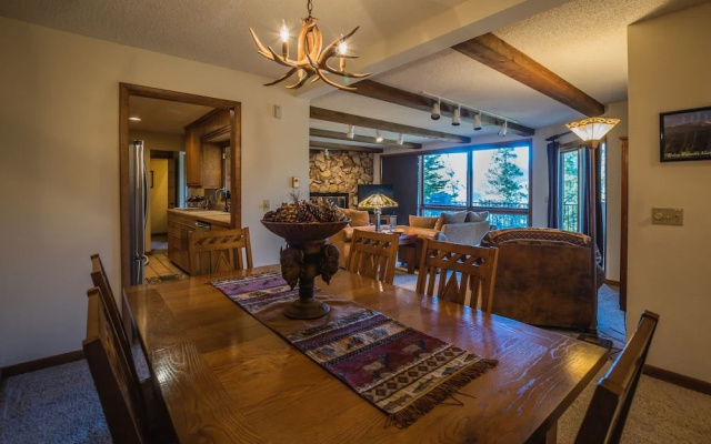photo 3 of Cedar Lower Luxury Vacation At Windcliff 2 Bedroom Home by RedAwning