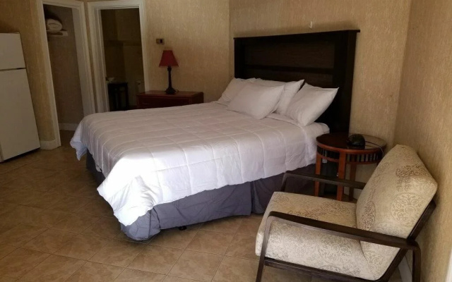 photo 3 of Cedar Park Whirlpool Suites