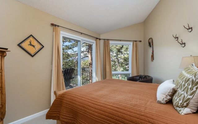 photo 3 of Cedar Upper Luxury Vacation  At Windcliff 3 Bedroom Home by RedAwning