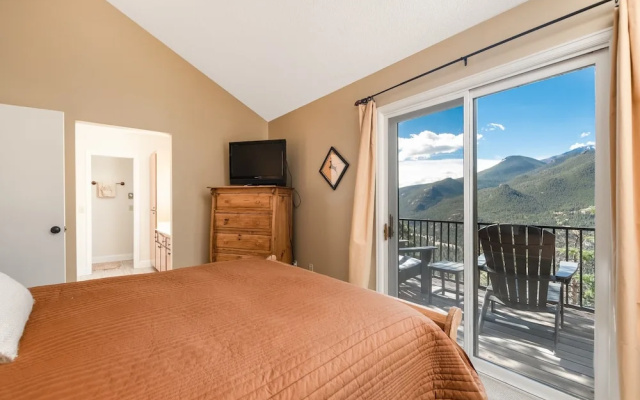 photo 4 of Cedar Upper Luxury Vacation  At Windcliff 3 Bedroom Home by RedAwning