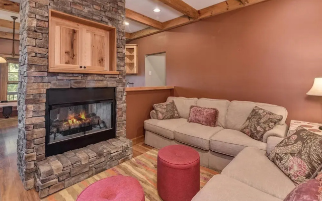 photo 2 of Cedar View House 3 Bedrooms 3 Bathrooms Home